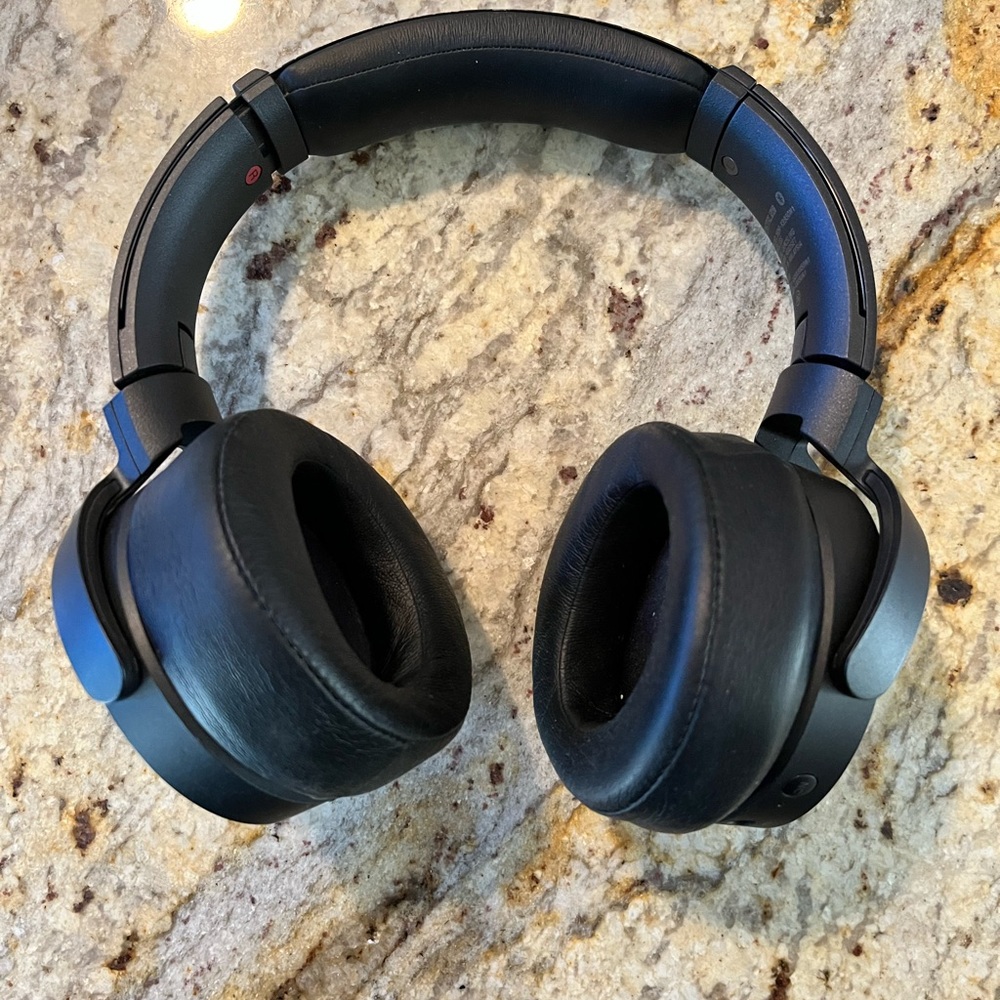 Sony Wireless Noise Canceling Headset